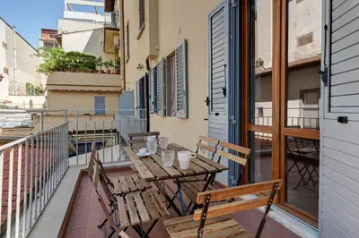 Balcone o terrazza di Oricellari Apartment by Mamo Florence