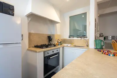 Cucina o angolo cottura di Sant'Ambrogio 3-Bedroom Apartment