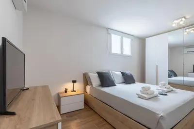 Letto o letti in una camera di Valentini Luxury Loft-18 by train to Florence-PARKING FREE