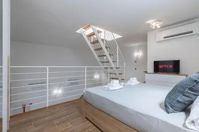 Letto o letti in una camera di Valentini Luxury Loft-18 by train to Florence-PARKING FREE