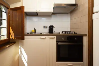 Cucina o angolo cottura di Sophisticated 1BR Apartment in Florence countryside