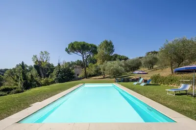 Piscina di Sophisticated 1BR Apartment in Florence countryside o nelle vicinanze
