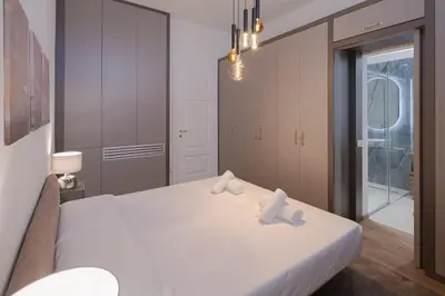 Letto o letti in una camera di Central Market 3-bedroom Design Apartment