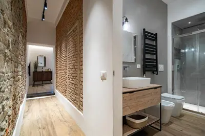 Bagno di The Well Home - Historic Charm & Comfort