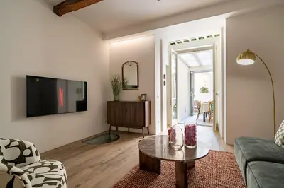 TV o dispositivi per l'intrattenimento presso The Well Home - Historic Charm & Comfort