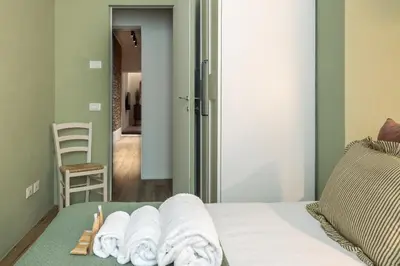 Letto o letti in una camera di The Well Home - Historic Charm & Comfort