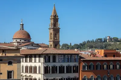 Vista generica su Firenze o vista sulla città dall'interno dell'appartamento