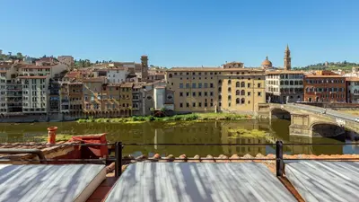 Vista generica su Firenze o vista sulla città dall'interno dell'appartamento