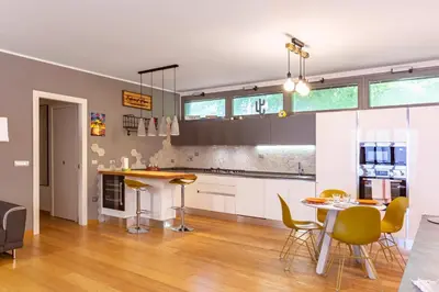 Cucina o angolo cottura di GuestHost - Modern Apartment with Large Terrace