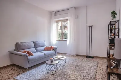 Area soggiorno di Scandicci Flat - 15 mins from Florence