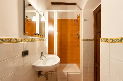 Bagno di Keys of Italy- CorsoB-9- Studio by Palazzo Vecchio