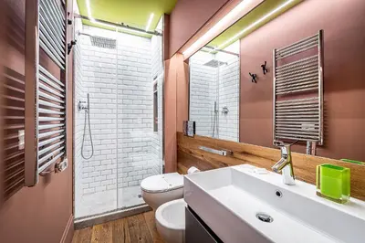 Bagno di Pop Tower Florence