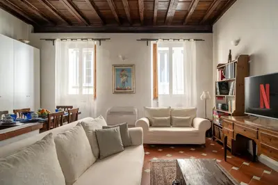 Area soggiorno di Borgo Pinti Medieval Apartment