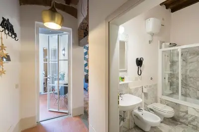 Bagno di Keys of Italy -F6 Santa Croce one bedroom flat