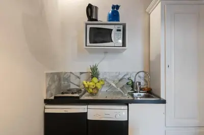 Cucina o angolo cottura di Keys of Italy -F6 Santa Croce one bedroom flat