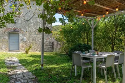 Giardino di Appartamento Elisa, immerso nella natura e vicino a Firenze