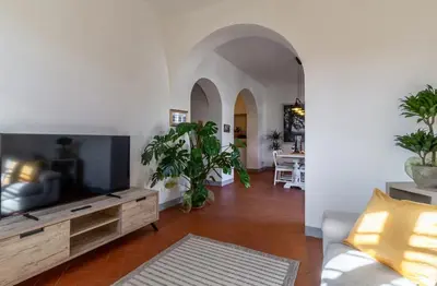 TV o dispositivi per l'intrattenimento presso Appartamento Aurora, immerso nella natura e vicino a Firenze