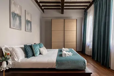 Letto o letti in una camera di Buonarroti's 1881 - The Secret Door to Florence