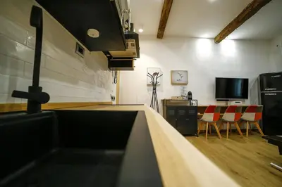 Cucina o angolo cottura di Home in the Florence centre with steam bath