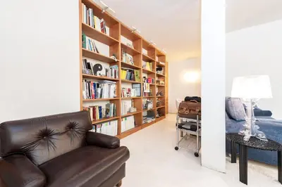 Area soggiorno di Basement Art Bedroom