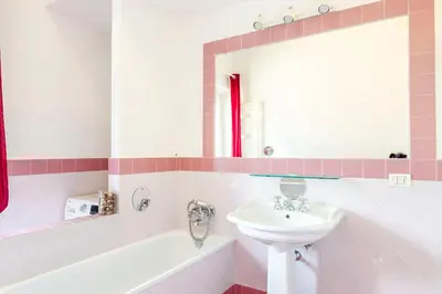 Bagno di Appartamento di design in Via Gioberti