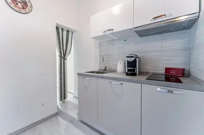 Cucina o angolo cottura di UNYCA - Modern Studio in Florence