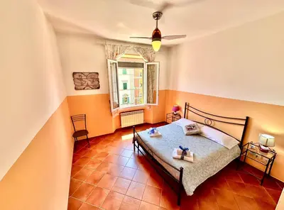 Letto o letti in una camera di Charming Florence Apartment in Historic Building No Elevator
