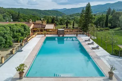 Piscina di Villa Gaudia camere All Inclusive o nelle vicinanze