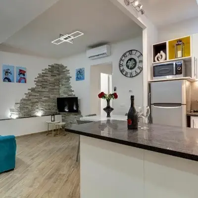 Barnaba Apartment by Mamo Florence