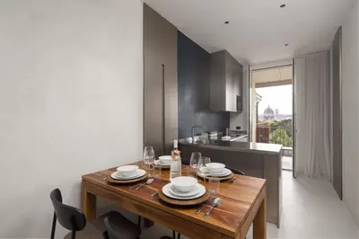 Planimetria di Modern Apartment with Skyline Views