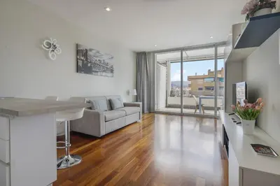 TV o dispositivi per l'intrattenimento presso Modern Penthouse with Terrace and Parking