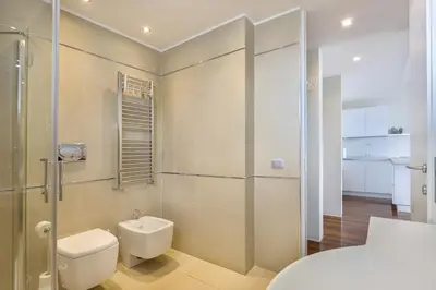 Bagno di Modern Penthouse with Terrace and Parking