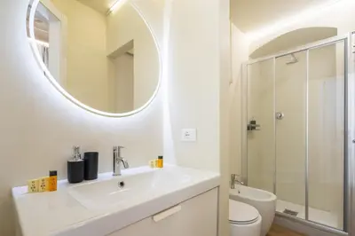 Bagno di Charming & Spacious Florence Apartment