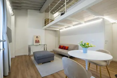 Area soggiorno di Charming & Spacious Florence Apartment