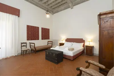 Letto o letti in una camera di A Divine Vista - Frescoed Chianti Villa with Pool