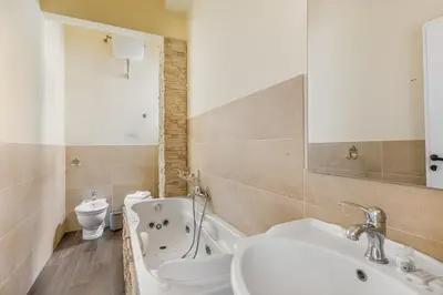Bagno di GuestHost - Ponte Vecchio Roomy Apartment