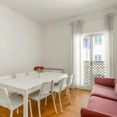 GuestHost - Ponte Vecchio Roomy Apartment