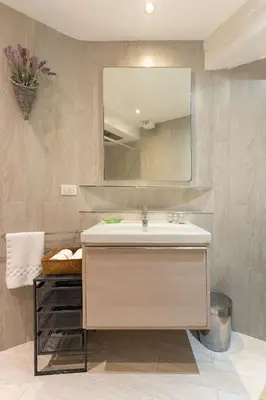 Bagno di Keys of Italy - Rustici 3 - Charming 1BR Loft
