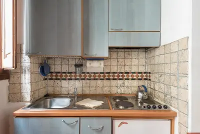 Cucina o angolo cottura di Central and comfortable studio in Florence