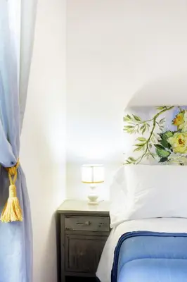 Letto o letti in una camera di Historic tower-house with unique atmosphere