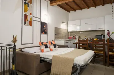 Cucina o angolo cottura di Rustic Florentine Dimora