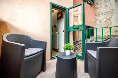 Area soggiorno di Modern Suite in Florence