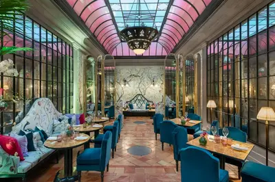 Area soggiorno di Helvetia&Bristol Firenze – Starhotels Collezione