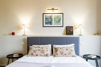 Letto o letti in una camera di Illustrated Scene-new apt Redi 51