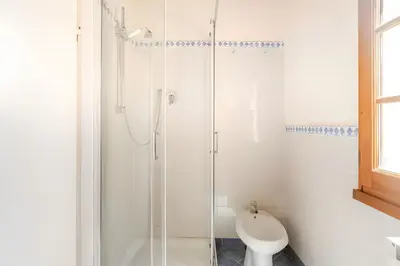 Bagno di Art & Soul Florence Apartment with AC- UNESCO Downtown - 3 bedrooms