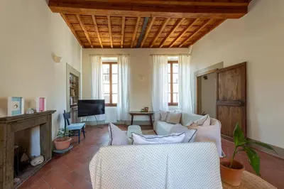 TV o dispositivi per l'intrattenimento presso Elegant 2BR Retreat near SMN