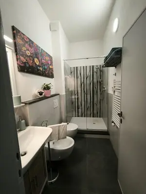 Bagno di Una Terrazza tra Fiori e Cielo