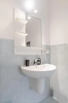 Bagno di New charming apartment with garden in Florence