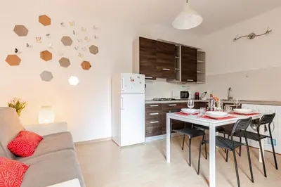 Cucina o angolo cottura di New charming apartment with garden in Florence
