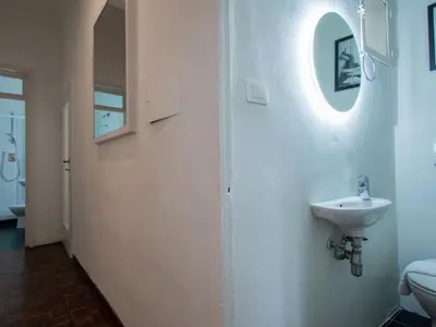 Bagno di Apartment Piazza del Carmine Apartament by Interhome